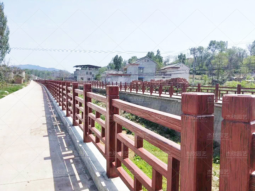 河道護欄選什么材質(zhì)好？