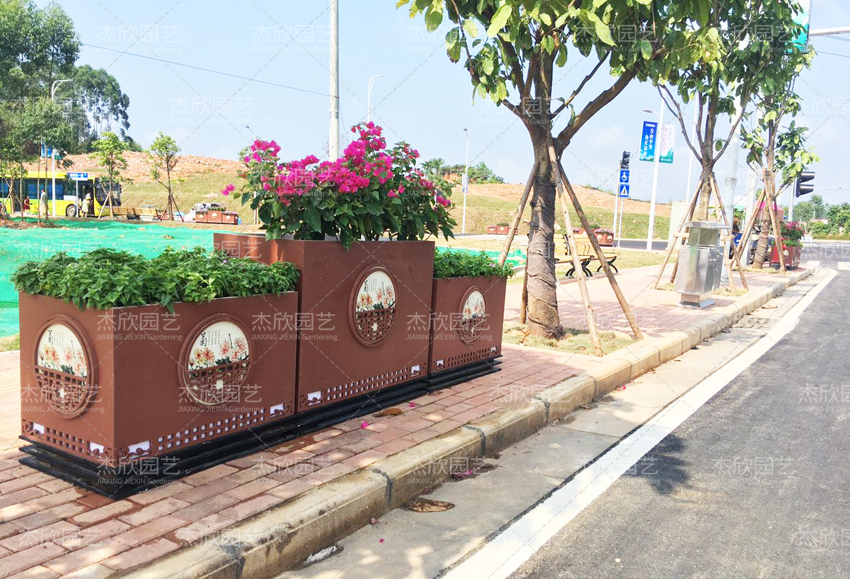 PVC花箱好還是鋁合金花箱好？