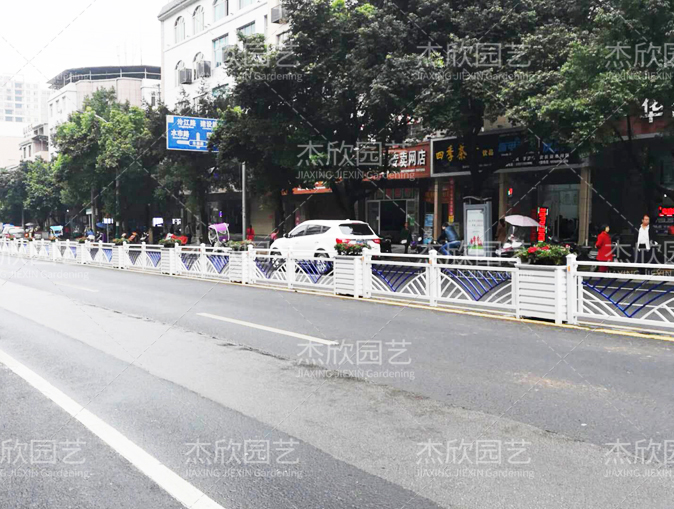 護欄花箱有哪些優(yōu)勢劣勢？