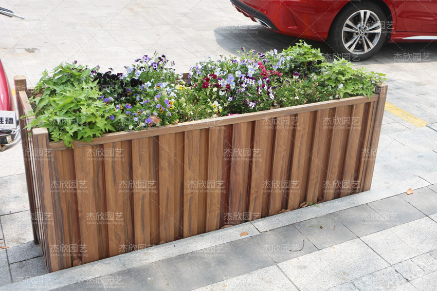 鋁合金花箱和防腐木哪個好？